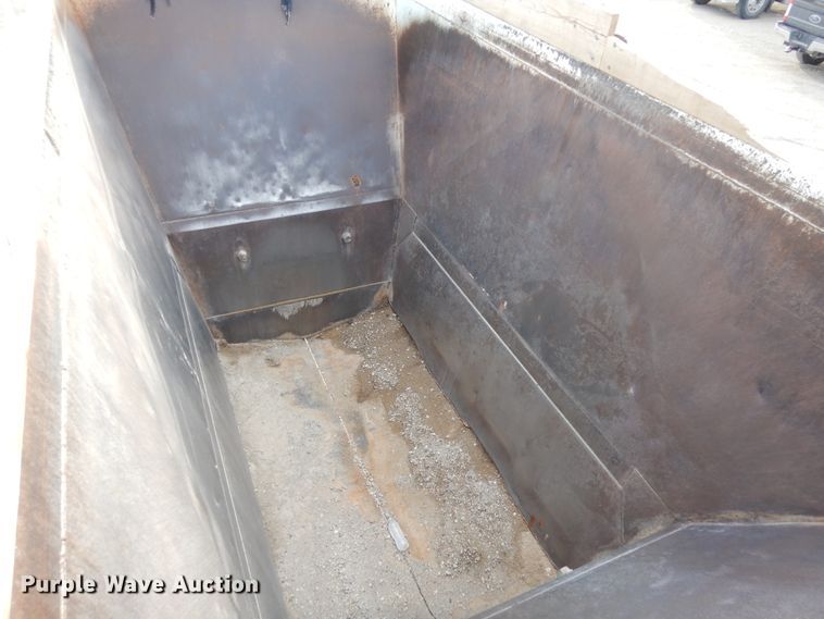 image for item DR1153 2004 Manac  bottom dump trailer