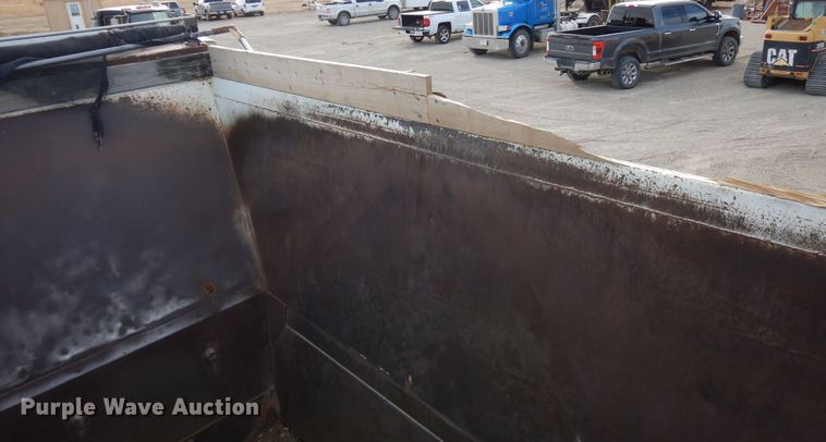 image for item DR1153 2004 Manac  bottom dump trailer