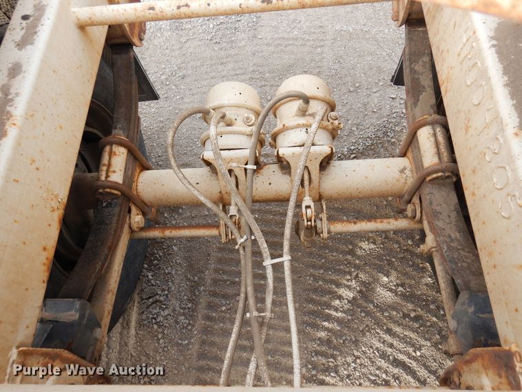 image for item DR1153 2004 Manac  bottom dump trailer