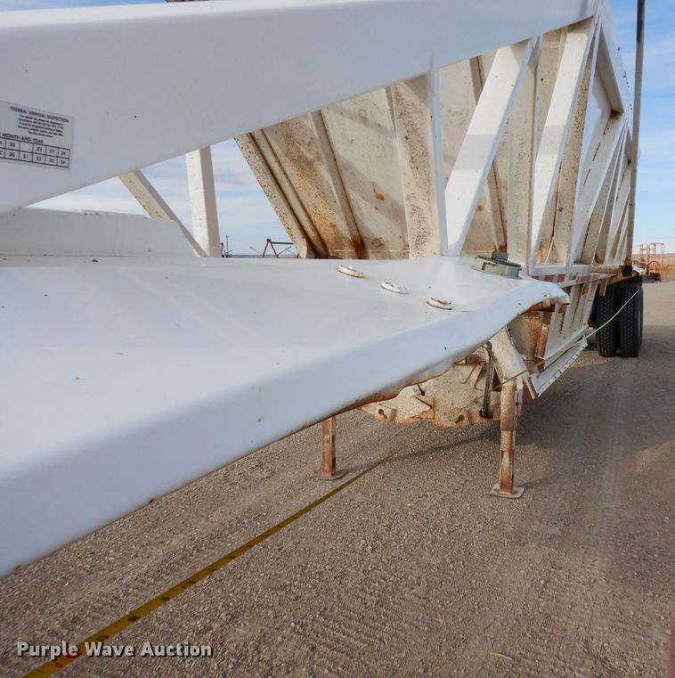 image for item DR1153 2004 Manac  bottom dump trailer