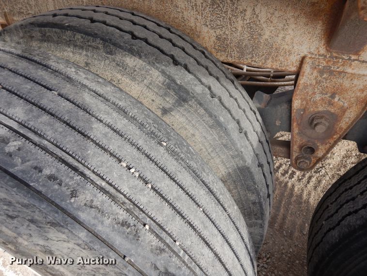 image for item DR1153 2004 Manac  bottom dump trailer
