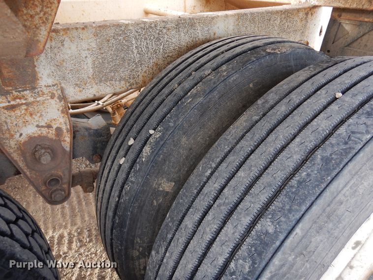 image for item DR1153 2004 Manac  bottom dump trailer