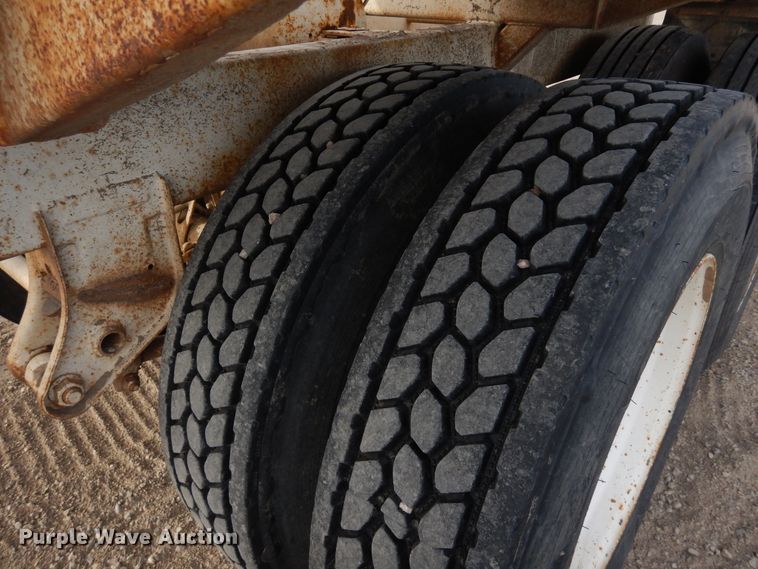 image for item DR1153 2004 Manac  bottom dump trailer