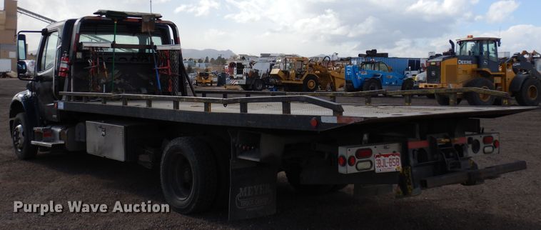 image for item DR1160 2006 Freightliner M106  rollback truck