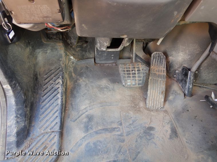 image for item DR1160 2006 Freightliner M106  rollback truck