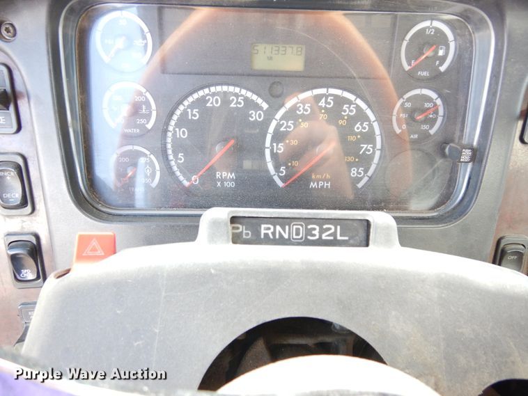 image for item DR1160 2006 Freightliner M106  rollback truck