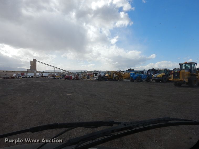 image for item DR1160 2006 Freightliner M106  rollback truck