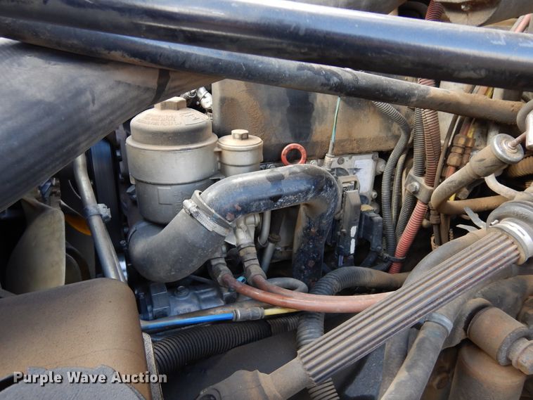 image for item DR1160 2006 Freightliner M106  rollback truck