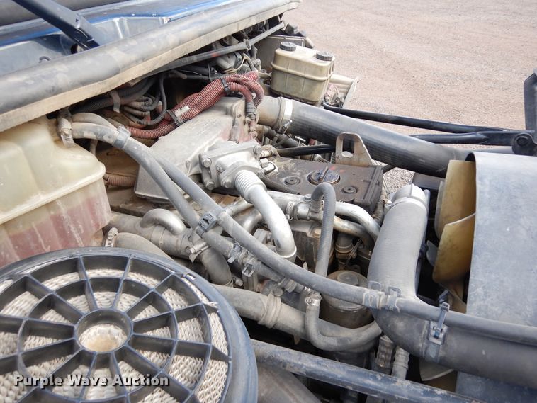 image for item DR1160 2006 Freightliner M106  rollback truck