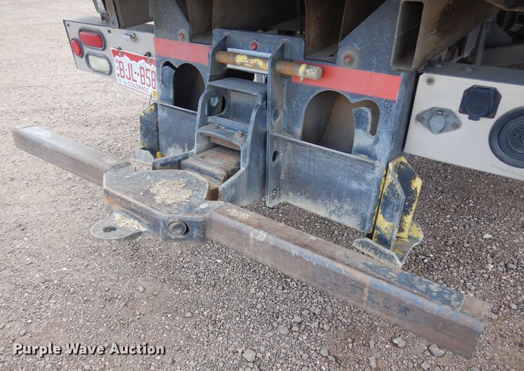 image for item DR1160 2006 Freightliner M106  rollback truck