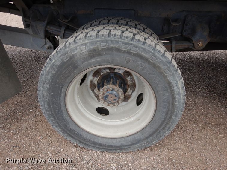 image for item DR1160 2006 Freightliner M106  rollback truck