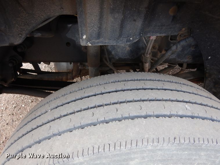 image for item DR1160 2006 Freightliner M106  rollback truck