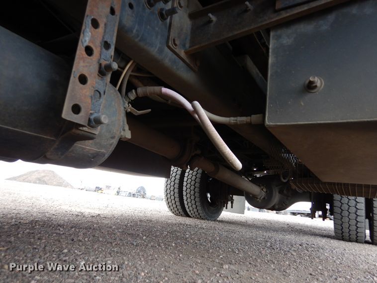 image for item DR1160 2006 Freightliner M106  rollback truck