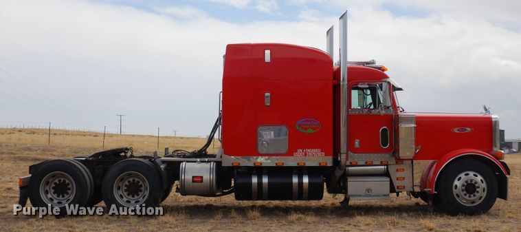 image for item DR1169 2003 Peterbilt 379  semi truck