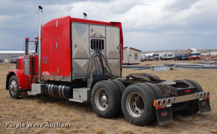 image for item DR1169 2003 Peterbilt 379  semi truck