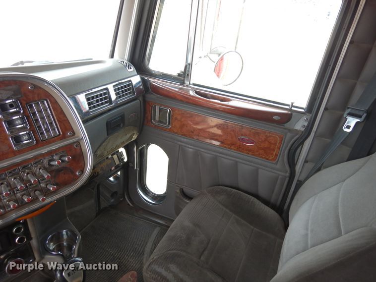 image for item DR1169 2003 Peterbilt 379  semi truck