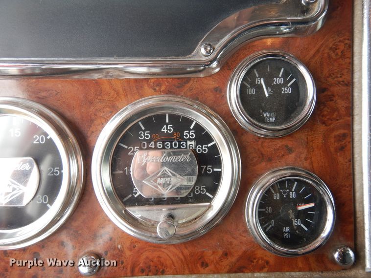 image for item DR1169 2003 Peterbilt 379  semi truck