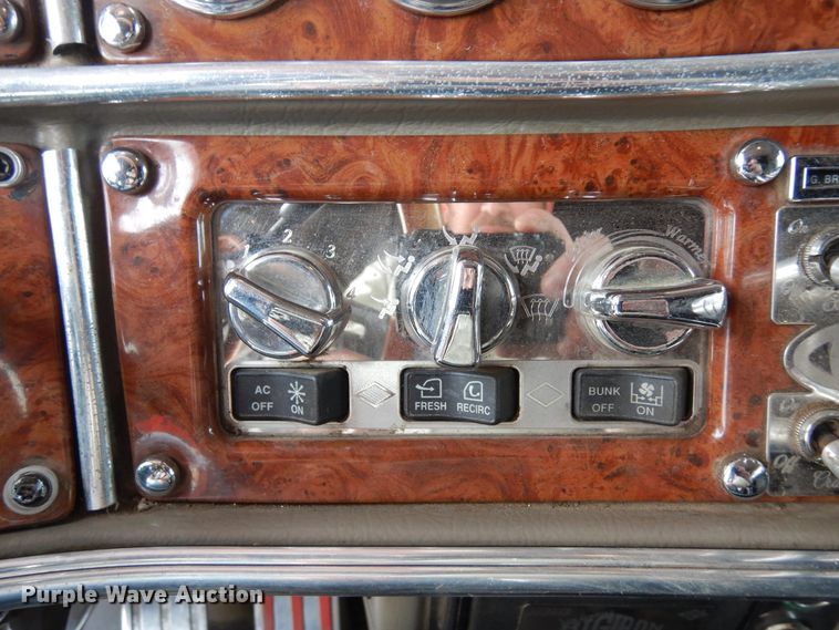 image for item DR1169 2003 Peterbilt 379  semi truck