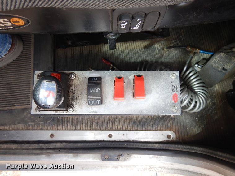 image for item DR1169 2003 Peterbilt 379  semi truck