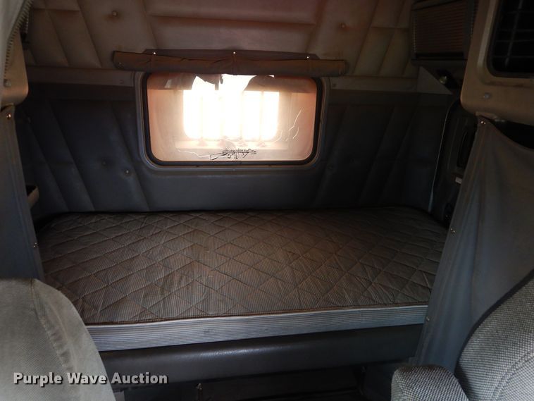 image for item DR1169 2003 Peterbilt 379  semi truck