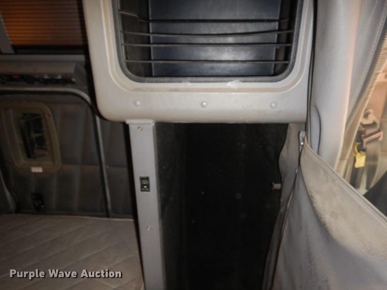 image for item DR1169 2003 Peterbilt 379  semi truck