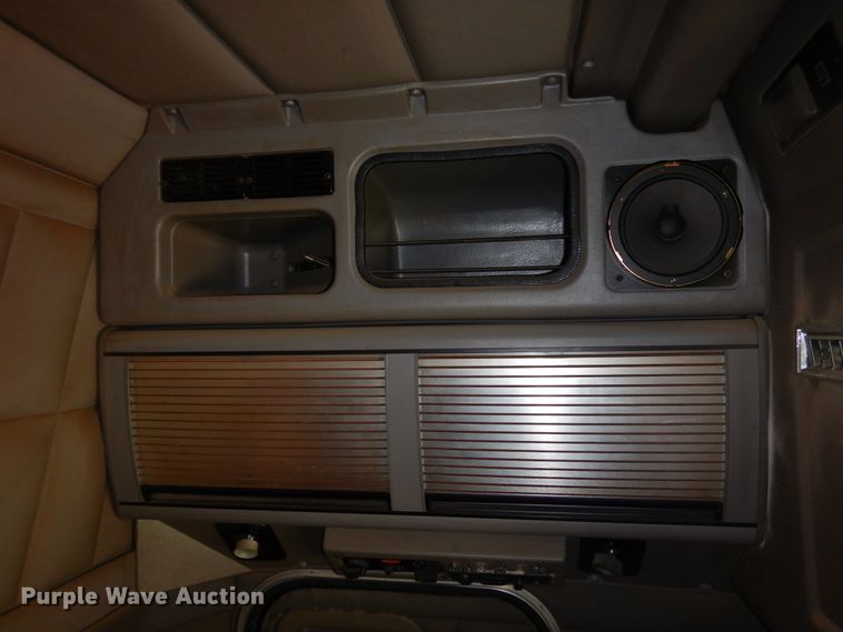 image for item DR1169 2003 Peterbilt 379  semi truck