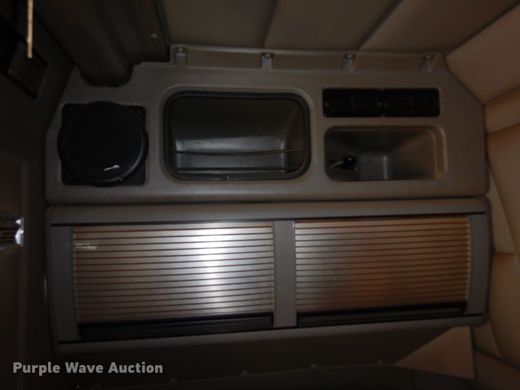 image for item DR1169 2003 Peterbilt 379  semi truck