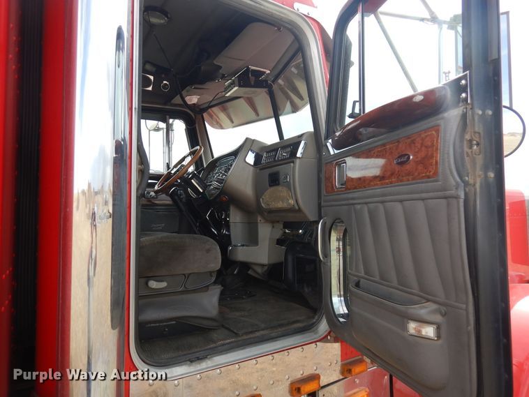 image for item DR1169 2003 Peterbilt 379  semi truck