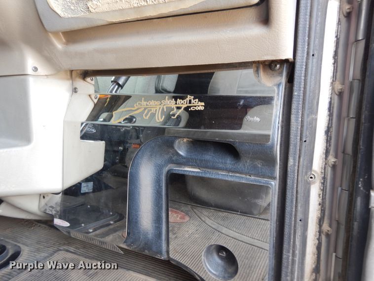 image for item DR1169 2003 Peterbilt 379  semi truck