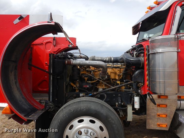 image for item DR1169 2003 Peterbilt 379  semi truck
