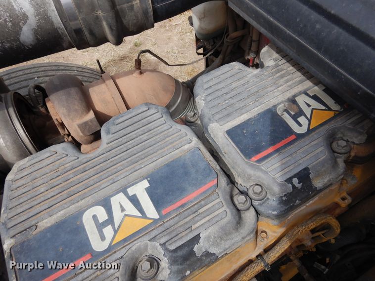 image for item DR1169 2003 Peterbilt 379  semi truck