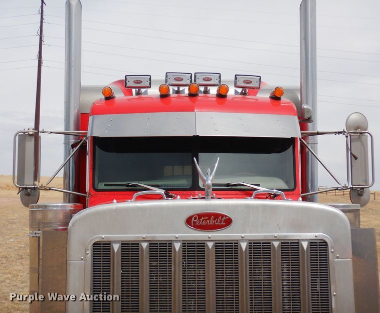 image for item DR1169 2003 Peterbilt 379  semi truck
