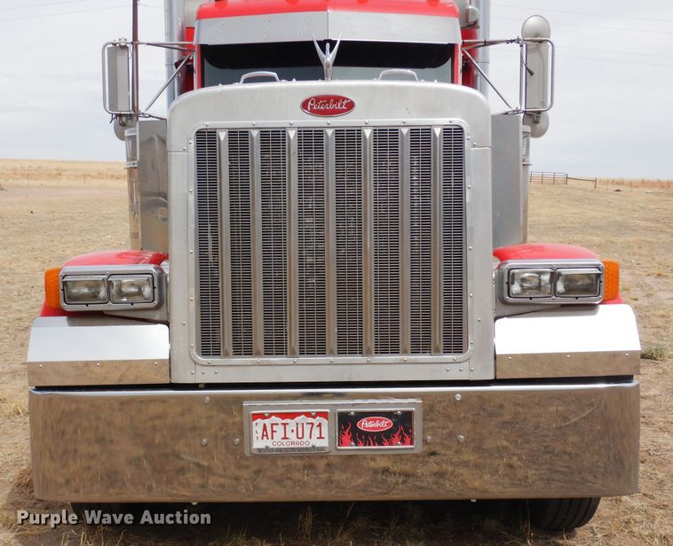image for item DR1169 2003 Peterbilt 379  semi truck