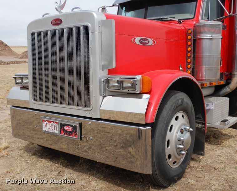 image for item DR1169 2003 Peterbilt 379  semi truck