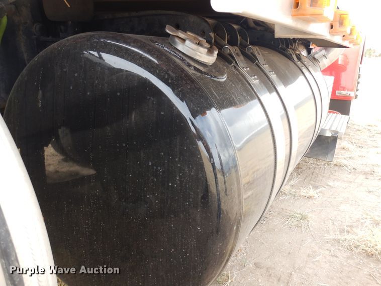 image for item DR1169 2003 Peterbilt 379  semi truck