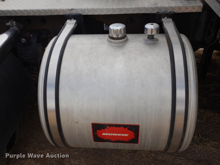 image for item DR1169 2003 Peterbilt 379  semi truck