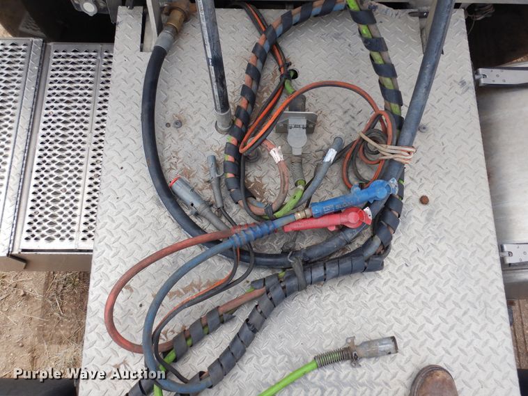 image for item DR1169 2003 Peterbilt 379  semi truck