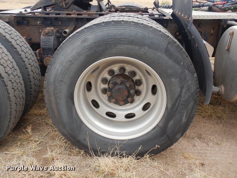 image for item DR1169 2003 Peterbilt 379  semi truck