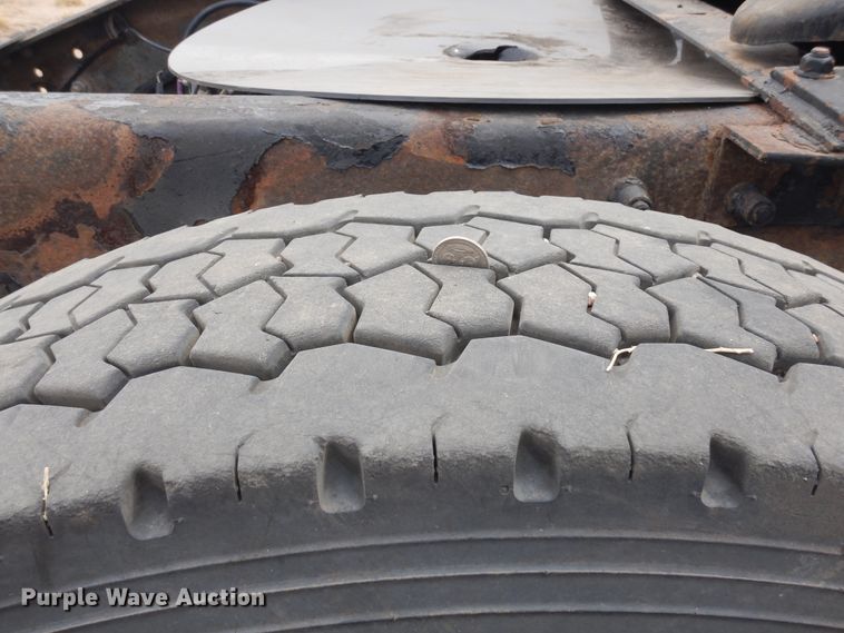 image for item DR1169 2003 Peterbilt 379  semi truck