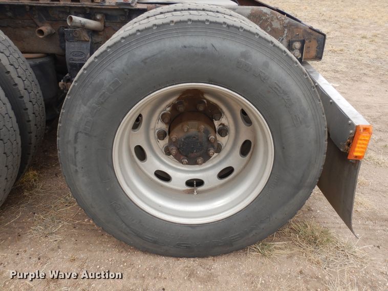 image for item DR1169 2003 Peterbilt 379  semi truck