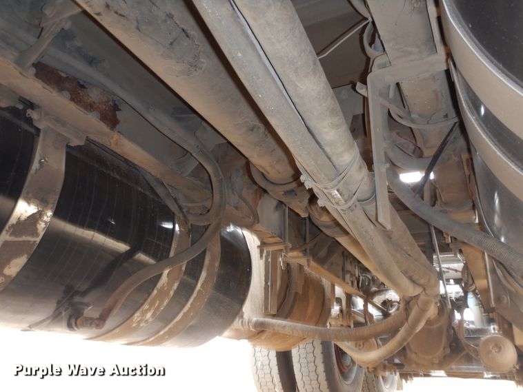 image for item DR1169 2003 Peterbilt 379  semi truck