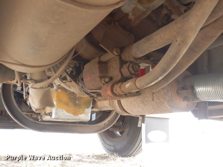 image for item DR1169 2003 Peterbilt 379  semi truck