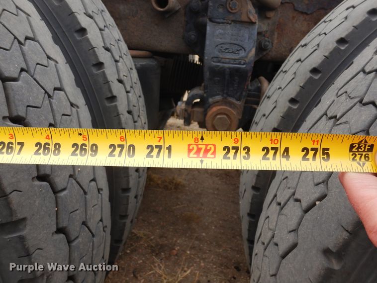 image for item DR1169 2003 Peterbilt 379  semi truck