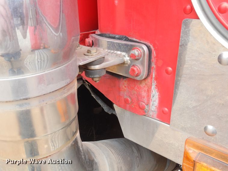 image for item DR1169 2003 Peterbilt 379  semi truck