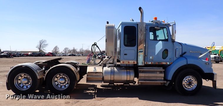 image for item DS7045 2016 Western Star 4900EX  semi truck