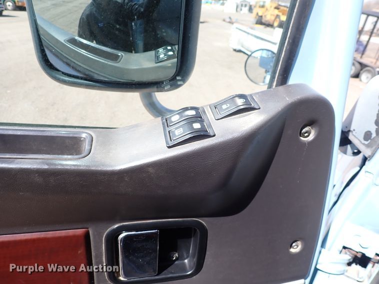 image for item DS7045 2016 Western Star 4900EX  semi truck