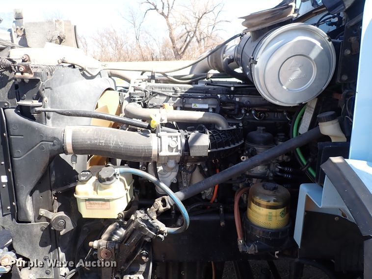 image for item DS7045 2016 Western Star 4900EX  semi truck