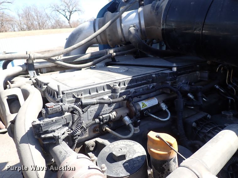 image for item DS7045 2016 Western Star 4900EX  semi truck