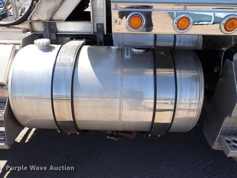 image for item DS7045 2016 Western Star 4900EX  semi truck