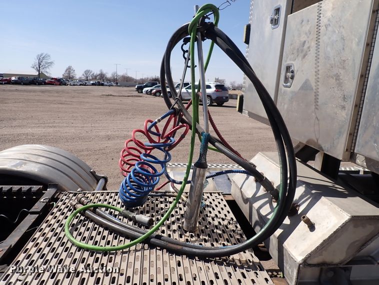 image for item DS7045 2016 Western Star 4900EX  semi truck